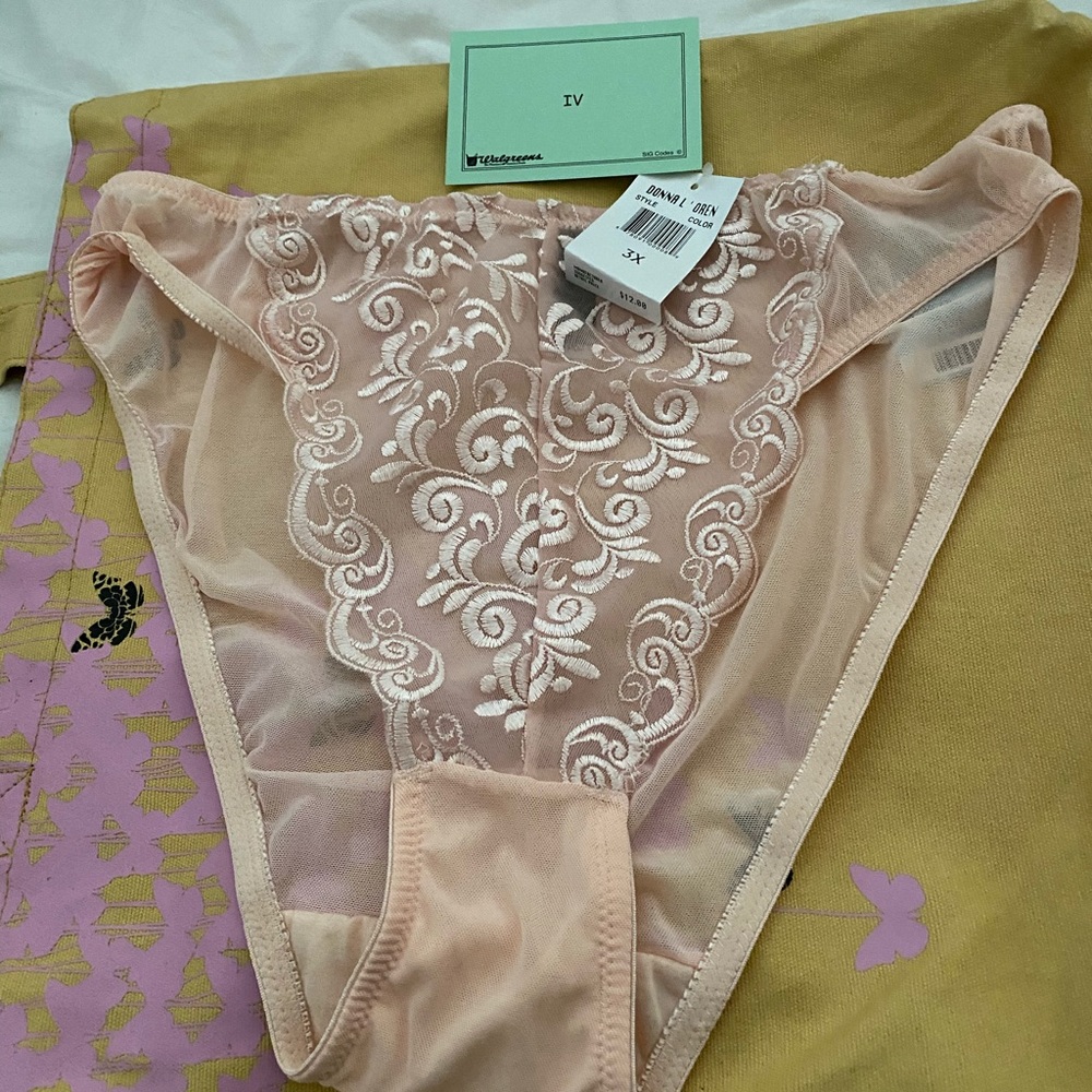 NWT Donna Loren 3x panty (item IV)